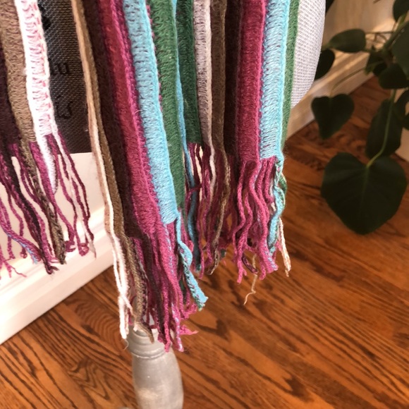 NWOT - Women’s multicoloured scarf - Picture 3 of 5